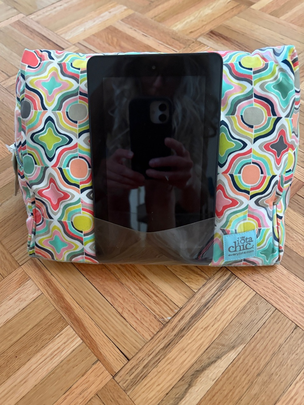 NWT Device Recliner or Pillow Rest - Multicolor Geometric - Clear Strap